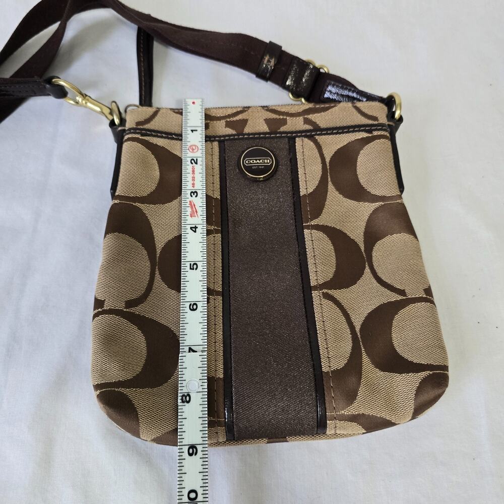 Coach Signature Stripe Swingback Crossbody Bag C Logo Pattern & Central Stripe - Picture 13 of 16